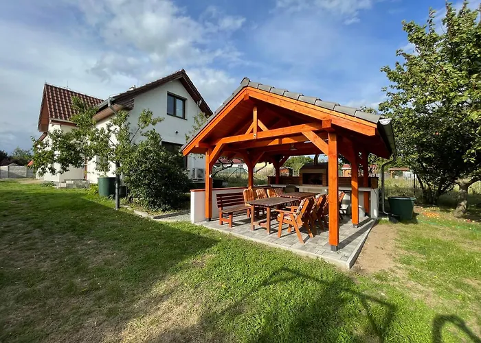 Semesterbostad Nad Drahou Melnik Schopka